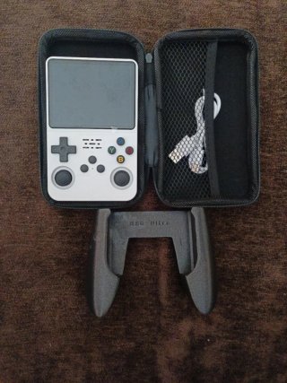 Consola Portátil R36S Negra y Blanca
