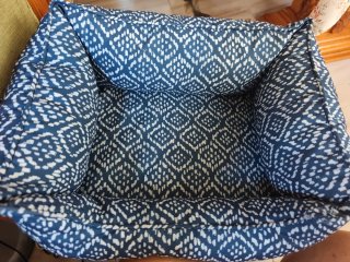Cama para perros rayas azul y blanco