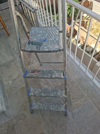 Escalera aluminio plegable