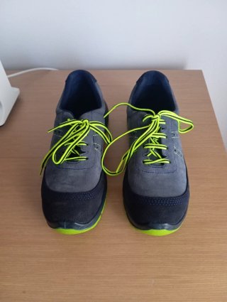 Zapatos de seguridad mujer grises y verdes