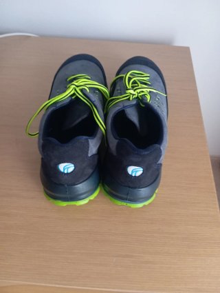Zapatos de seguridad mujer grises y verdes