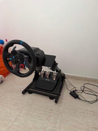 Volante Logitech G29 con Soporte y Pedales