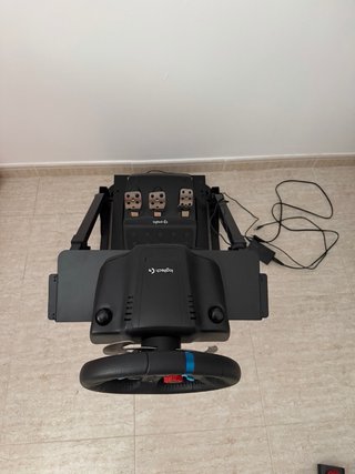 Volante Logitech G29 con Soporte y Pedales