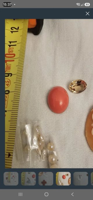 Lote de abalorios y dijes para bisutería