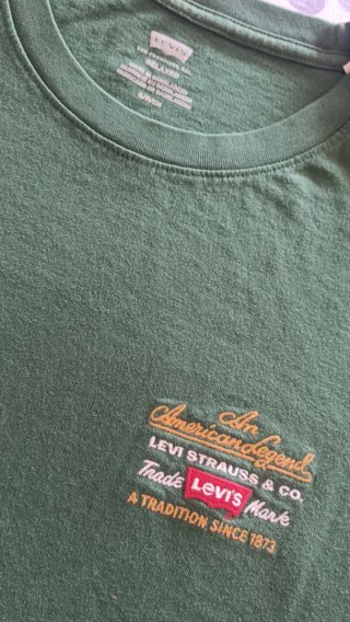 Pack 3 Camisetas Levis, Oakley y Mango Talla S.