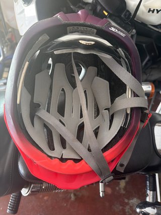 Casco de Bicicleta Rojo y Morado