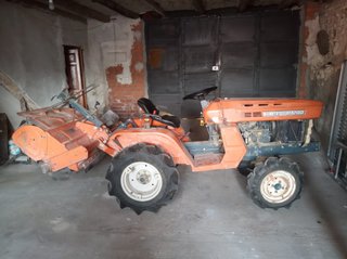 Tractor Kubota B1200 con Rotavator