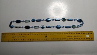 Collar fantasía azul.
