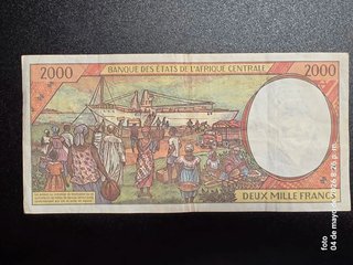 Billete de 2000 francos de África Central.