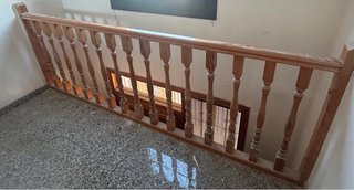 Barandilla Escalera y Rellano Madera URGE VENDER