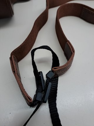 Estuche MegaGear MG1403 para Leica Q-P, Q (Typ 116)