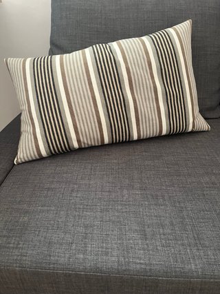 Sofá cama FRIHETEN + colchón KLAGSHAMN