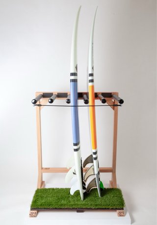 Rack de madera para tablas de surf