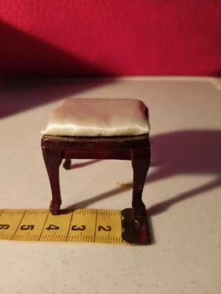 Miniatura,  Piano y Banqueta.