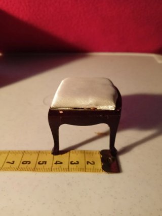 Miniatura,  Piano y Banqueta.