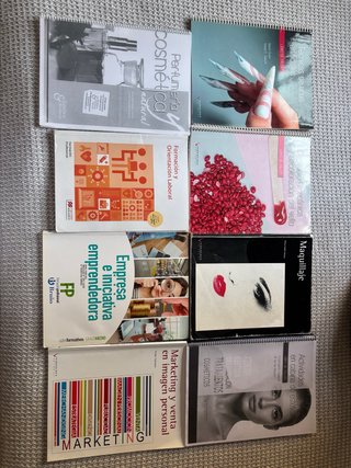 Libros de Grado Medio de Estética y Belleza 2do