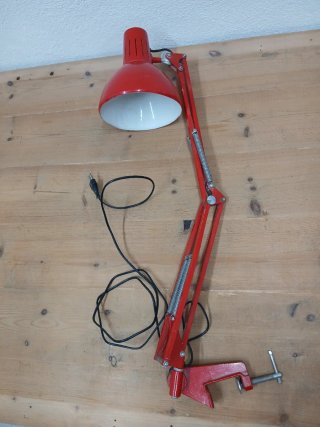 Lámpara de escritorio Fase Roja.