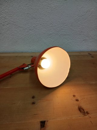 Lámpara de escritorio Fase Roja.