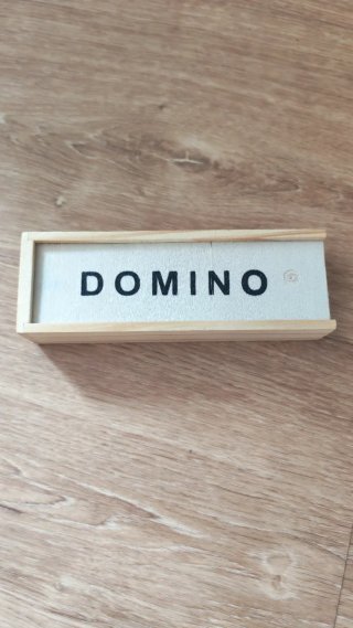 Caja de madera para dominó