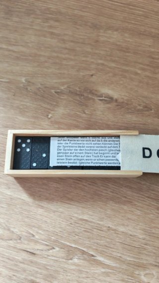 Caja de madera para dominó