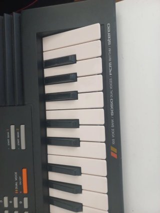Teclado Yamaha PSS-290 con cable original