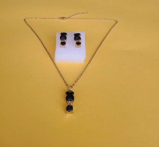 Collar y pendientes