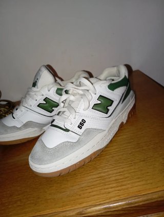 Zapatillas New Balance 550 Blancas y Verdes