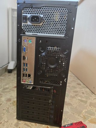 Torre PC antigua para piezas + 8GB RAM Corsair