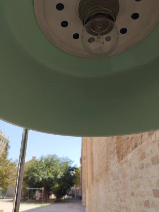 Lámpara de pie Metalarte verde y plateada