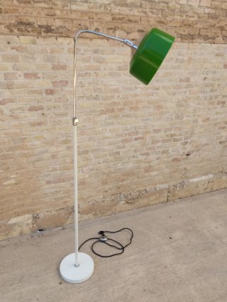 Lámpara de pie Metalarte verde y plateada