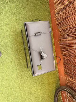 Pecera mediana negra básica
