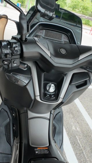 Yamaha Nmax 2025 Tech Max Dark Magma