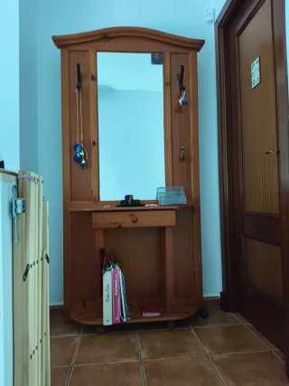 Mueble recibidor madera pino