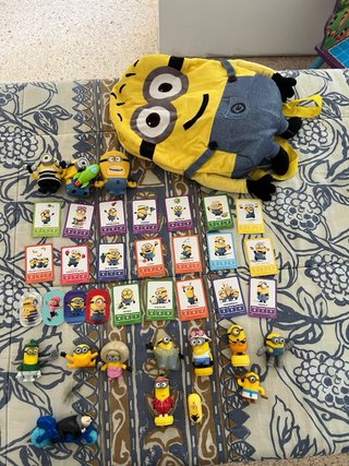 Lote Figuras y Cartas Minions