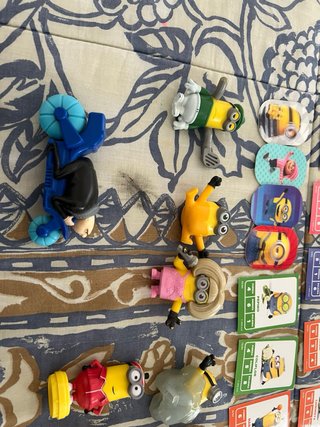 Lote Figuras y Cartas Minions