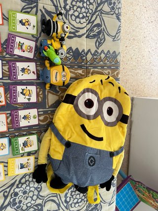 Lote Figuras y Cartas Minions