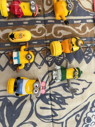 Lote Figuras y Cartas Minions