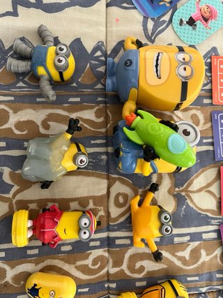 Lote Figuras y Cartas Minions