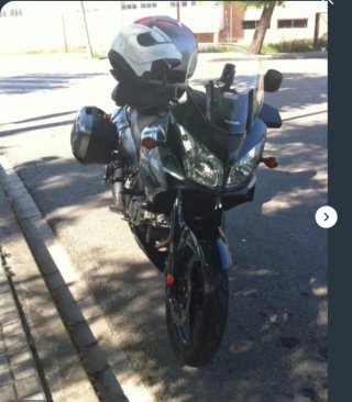 Suzuki V-Strom 650 DL Adventure en color gris