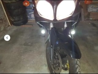 Suzuki V-Strom 650 DL Adventure en color gris