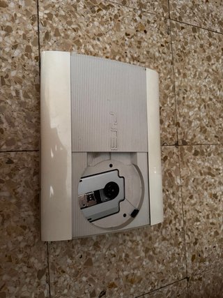 PlayStation 3 Super Slim Blanca + mando + juegos