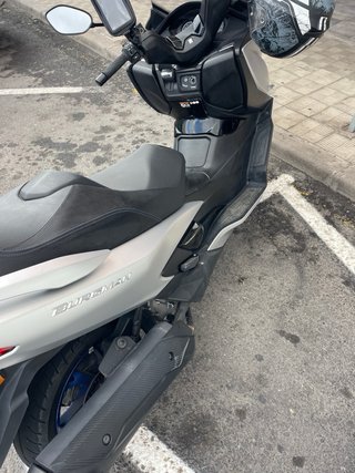 Suzuki Burgman 400 Maxi Scooter 2024