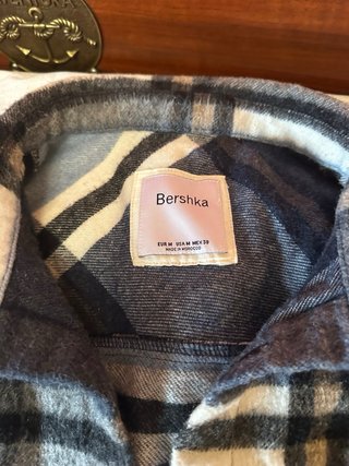 Chaqueta Bershka cuadros Talla M