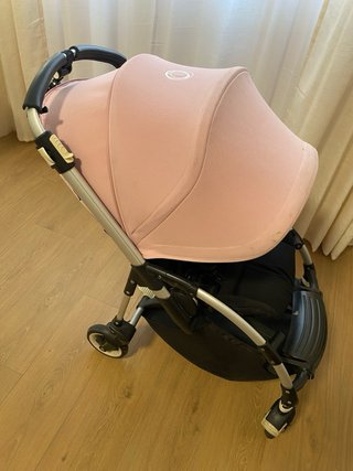 Carro Bugaboo Bee con dos capotas (rosa y beige)