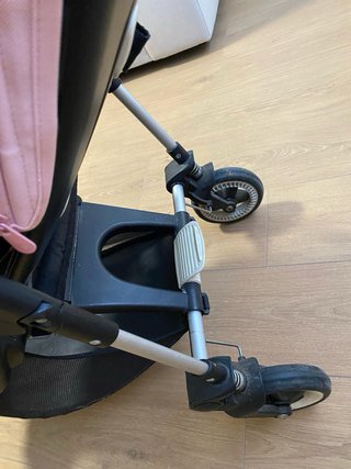 Carro Bugaboo Bee con dos capotas (rosa y beige)