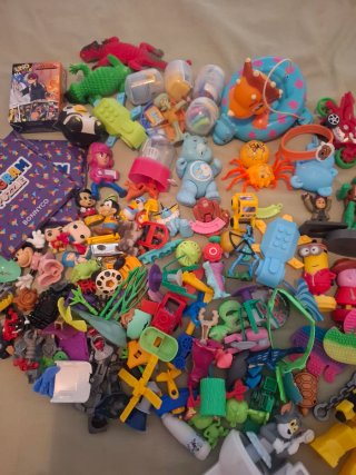 Lote de muñecos variados