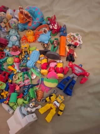 Lote de muñecos variados