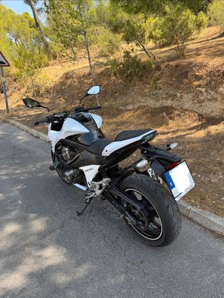 Kawasaki Z800E ABS Blanca y Negra