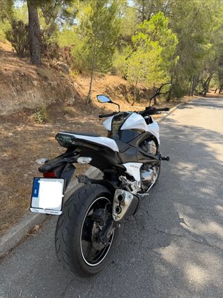 Kawasaki Z800E ABS Blanca y Negra