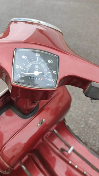 Vespa Primavera 75cc (1978) Roja